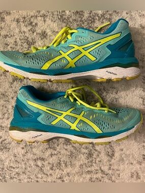 Women’s 7.5 ASICS Gel Kayano Running Shoes 
Aqua/Mint/Neon
